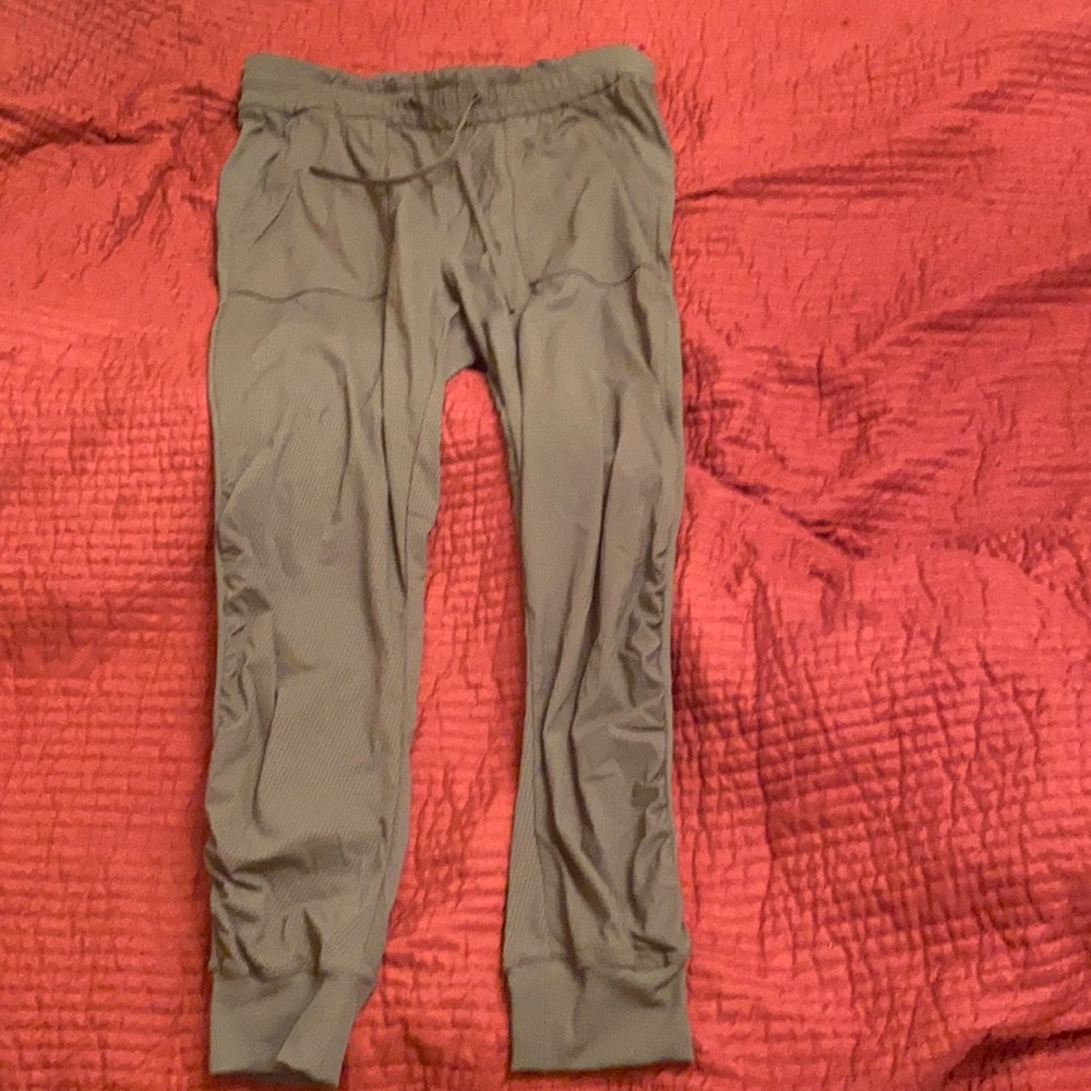❤️NEVER WORN LULULEMON BEYOND THE STUDIO JOGGER❤️
